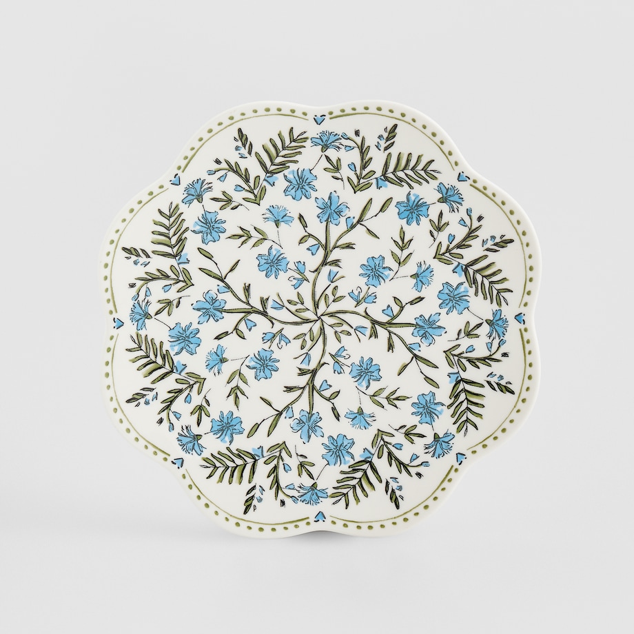 Patera Avenel z motywem roślinnym