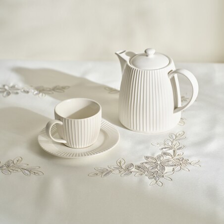 Obrus Adelaida2 150x220 cm z motywem kwiatowym