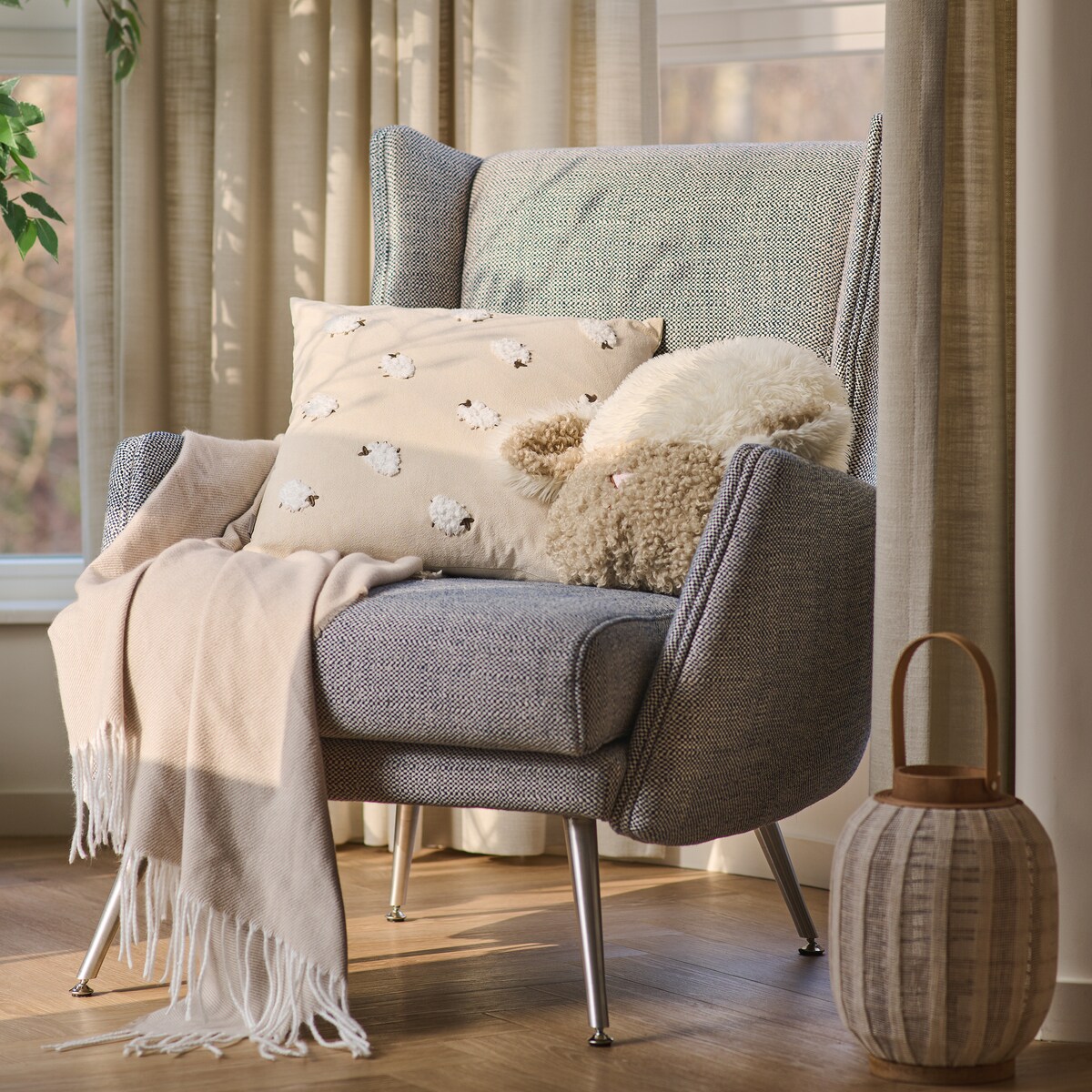 Poszewka Haftowana Dormi 45x45 cm z motywem baranka