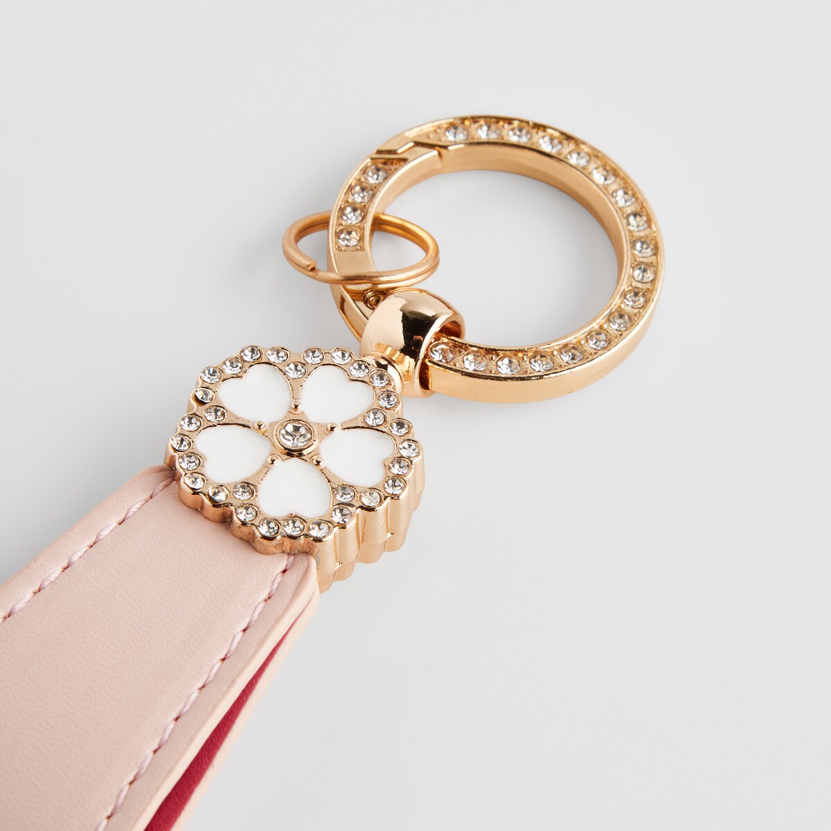 Brelok Strapiso z motywem kwiatowym