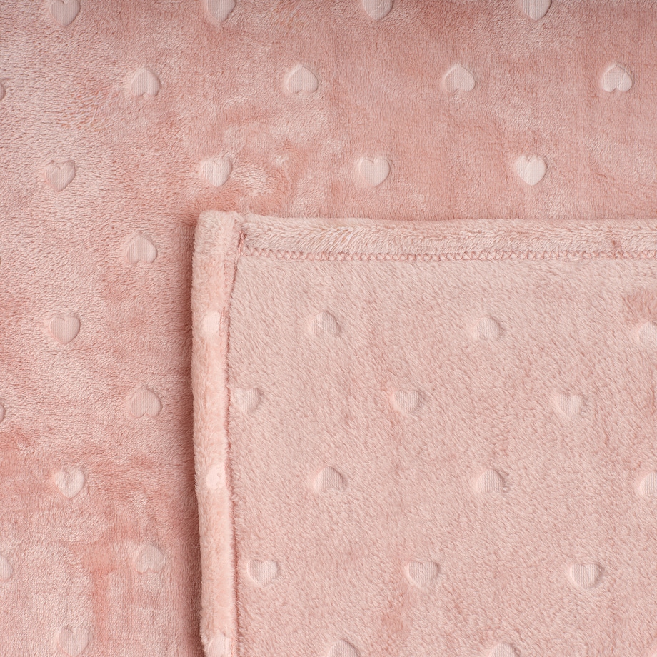 Jednokolorowy koc z wytłoczonym wzorem Kisalis 150x200 cm z motywem serc