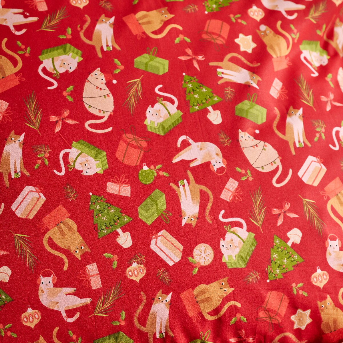 Pościel bawełniana z lamówką Miaoumas 140x200 cm z motywem choinki