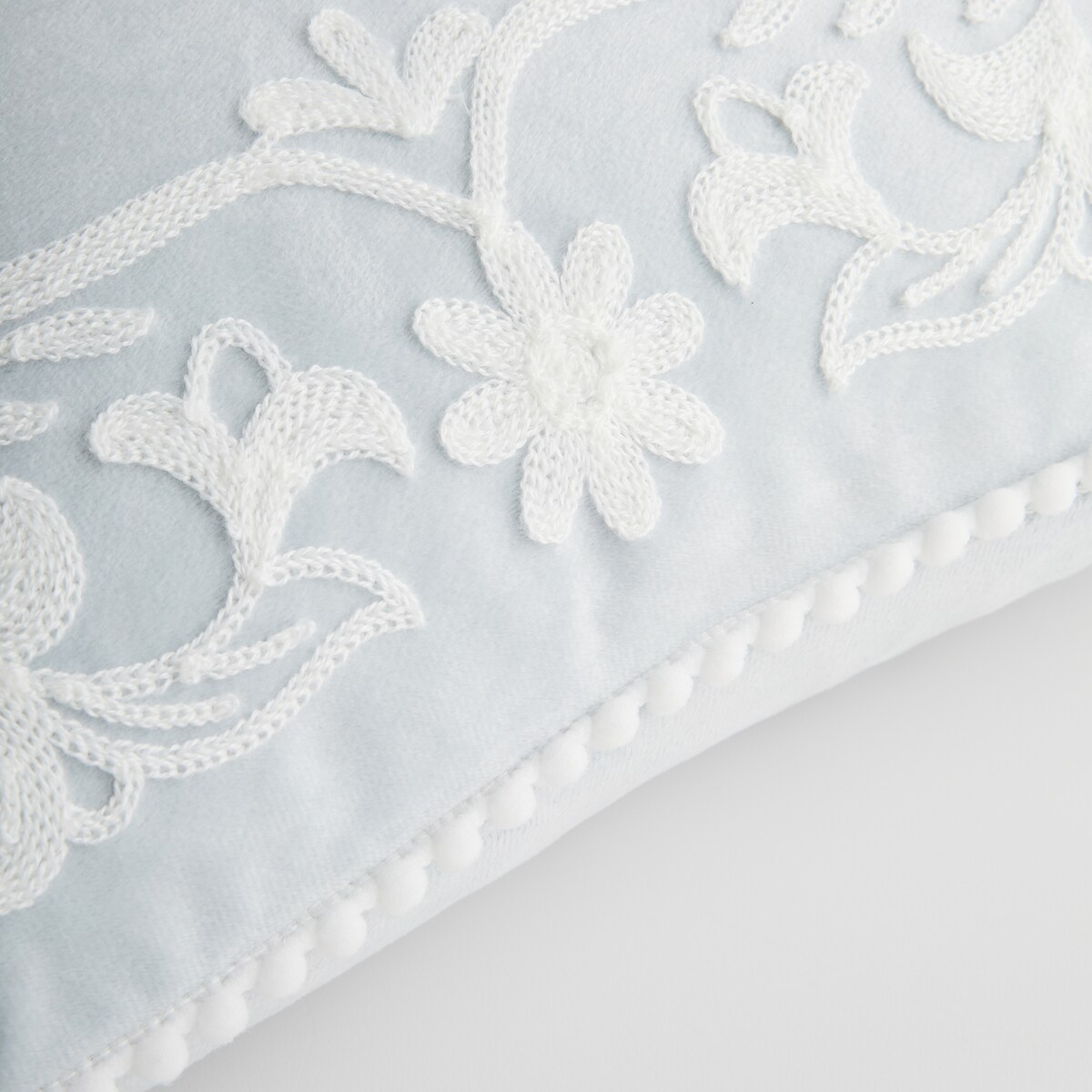 Poszewka Haftowana Blando 45x45 cm z motywem królika