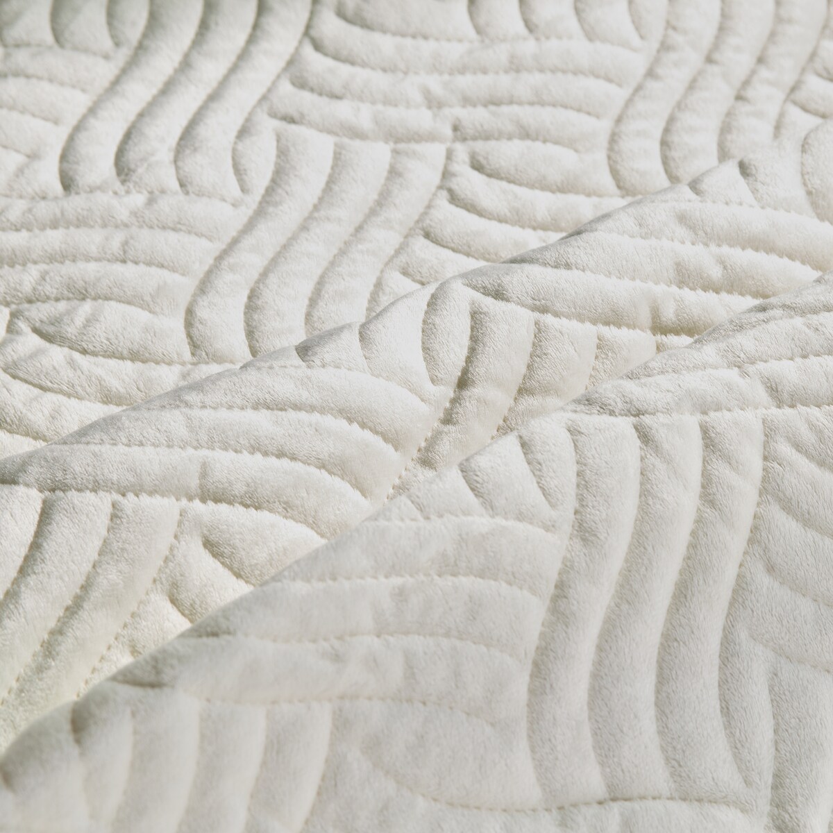 Jednokolorowa narzuta na łóżko z wytłoczonym wzorem Bessaria 200x220 cm