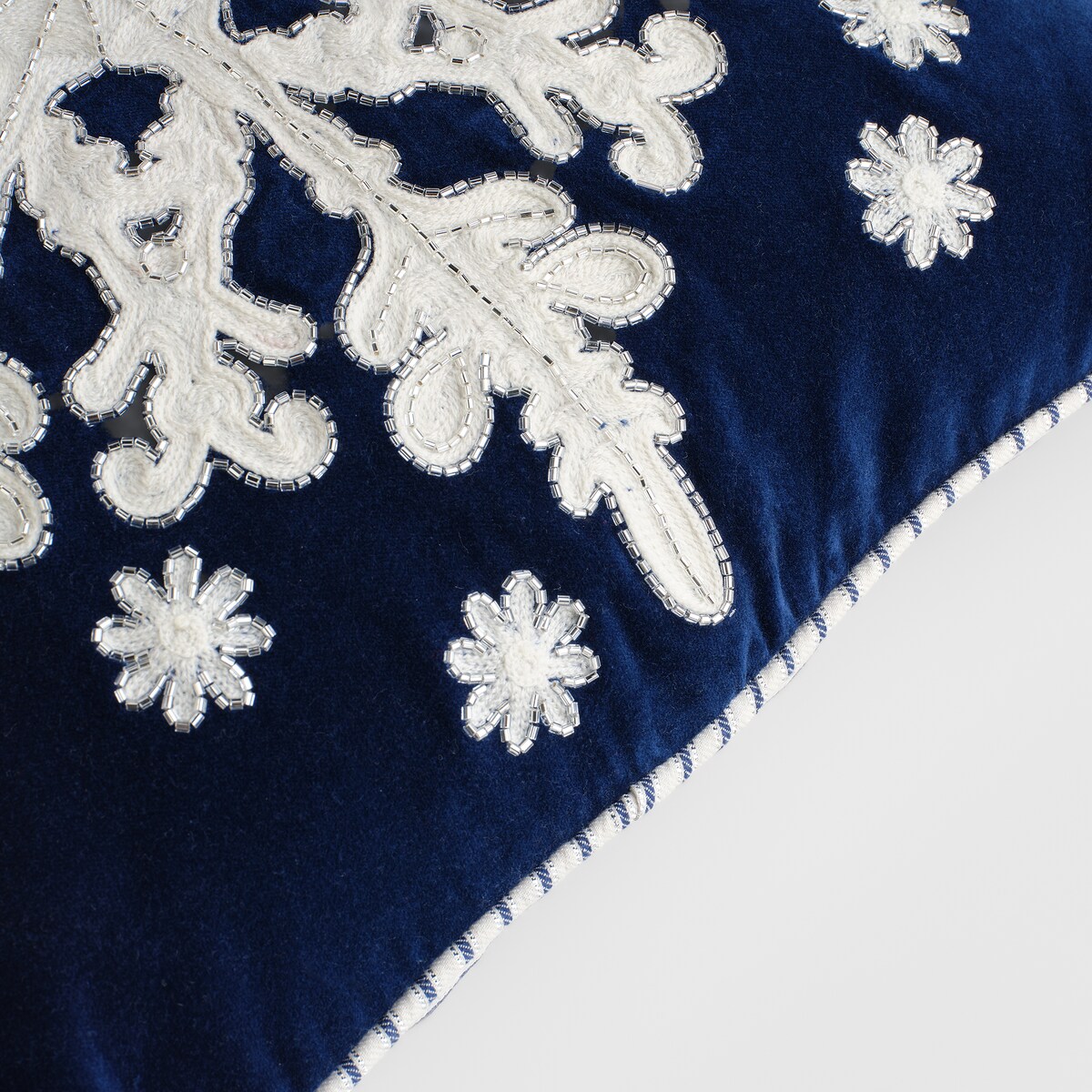 Poszewka Haftowana Eira 45x45 cm