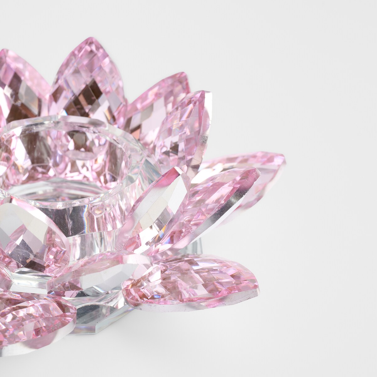 Świecznik Cristal shine z motywem kwiatowym