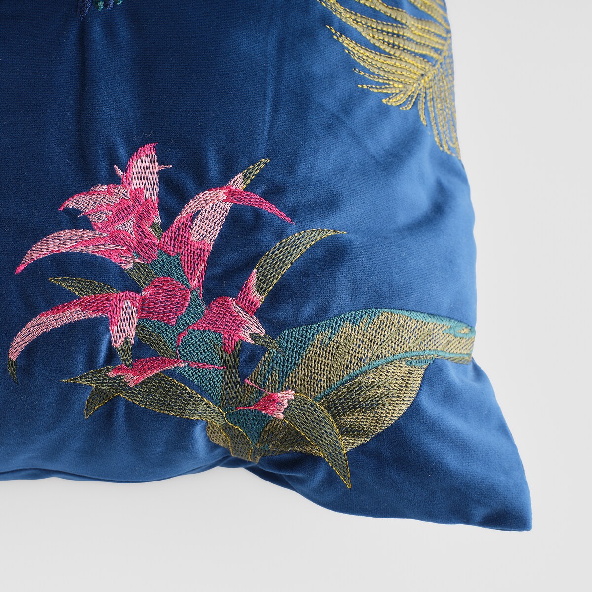 Poszewka Haftowana Kolibrio 45x45 cm z motywem tropikalnym