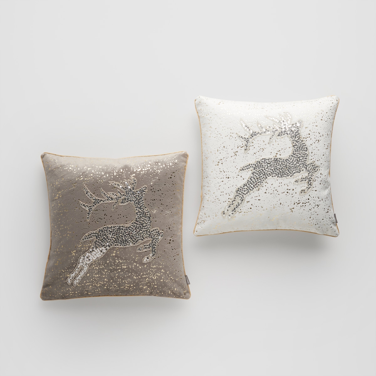 Poszewka Haftowana Dridis 45x45 cm z motywem renifera