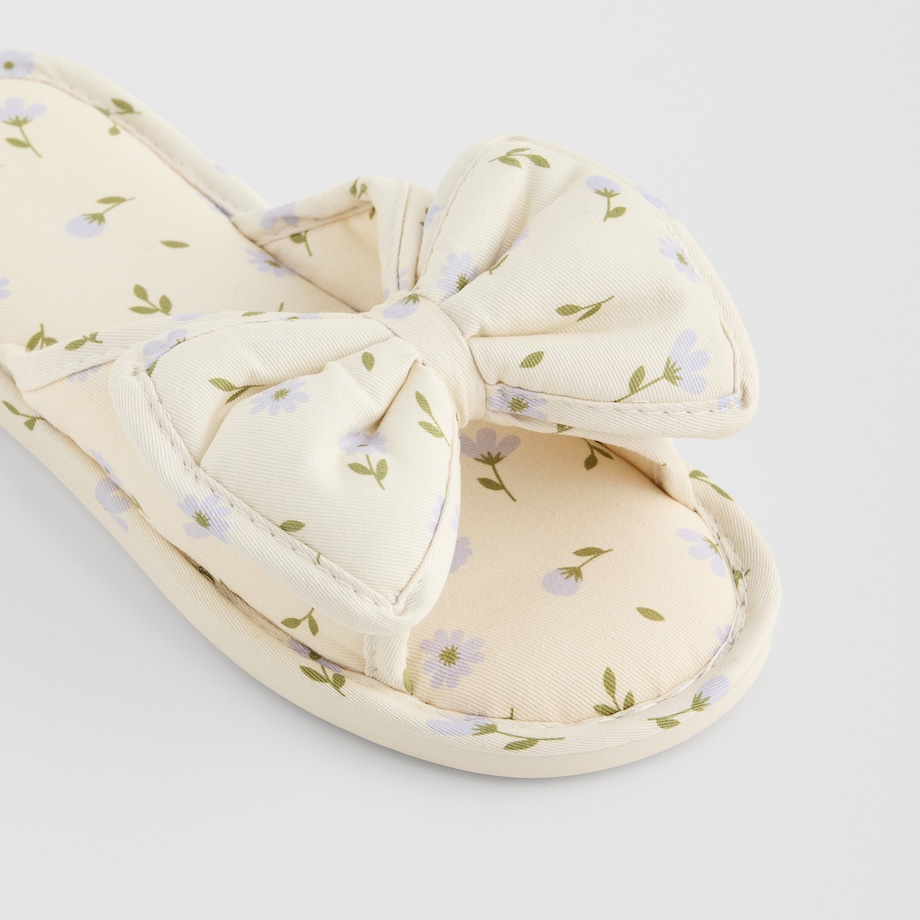 Kapcie Avis z motywem kwiatowym 37/38