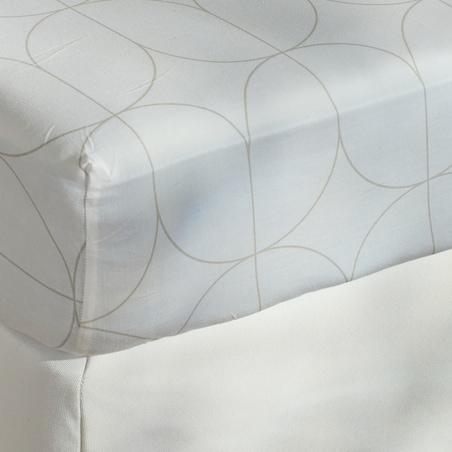 Prześcieradło z bawełny satynowej z gumką Mistose 180x200 cm z motywem geometrycznym