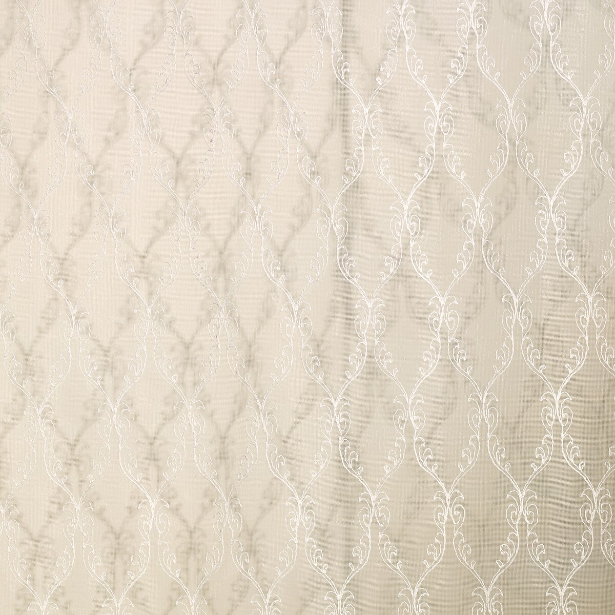 Firana haftowana Bella 140x250 cm z motywem arabeski