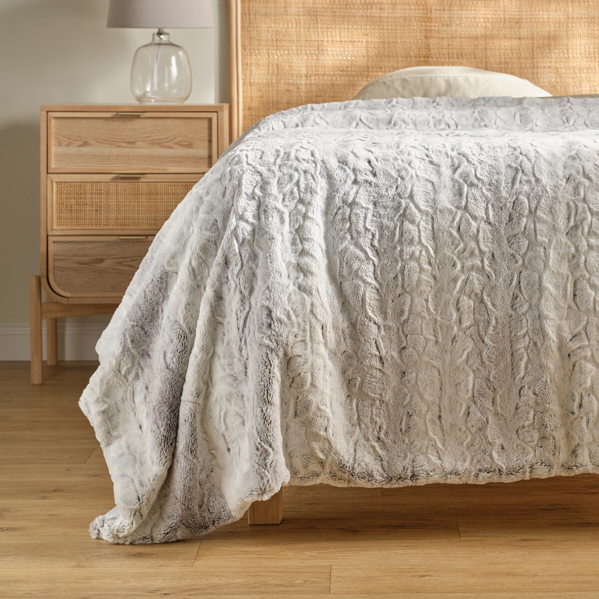 Narzuta Futrzana Flacie 180x200 cm z motywem zwierzęcym