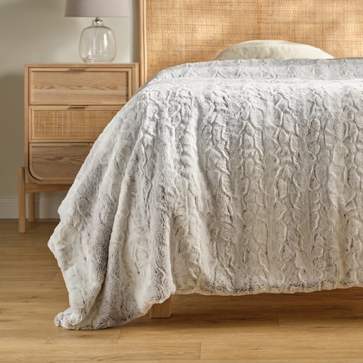 Narzuta Futrzana Flacie 180x200 cm z motywem zwierzęcym