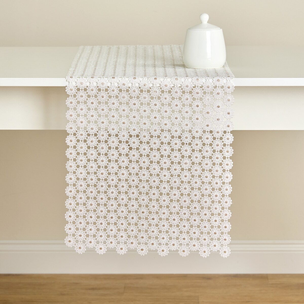 Bieżnik koronkowy Douglasio 35x180 cm z motywem kwiatowym