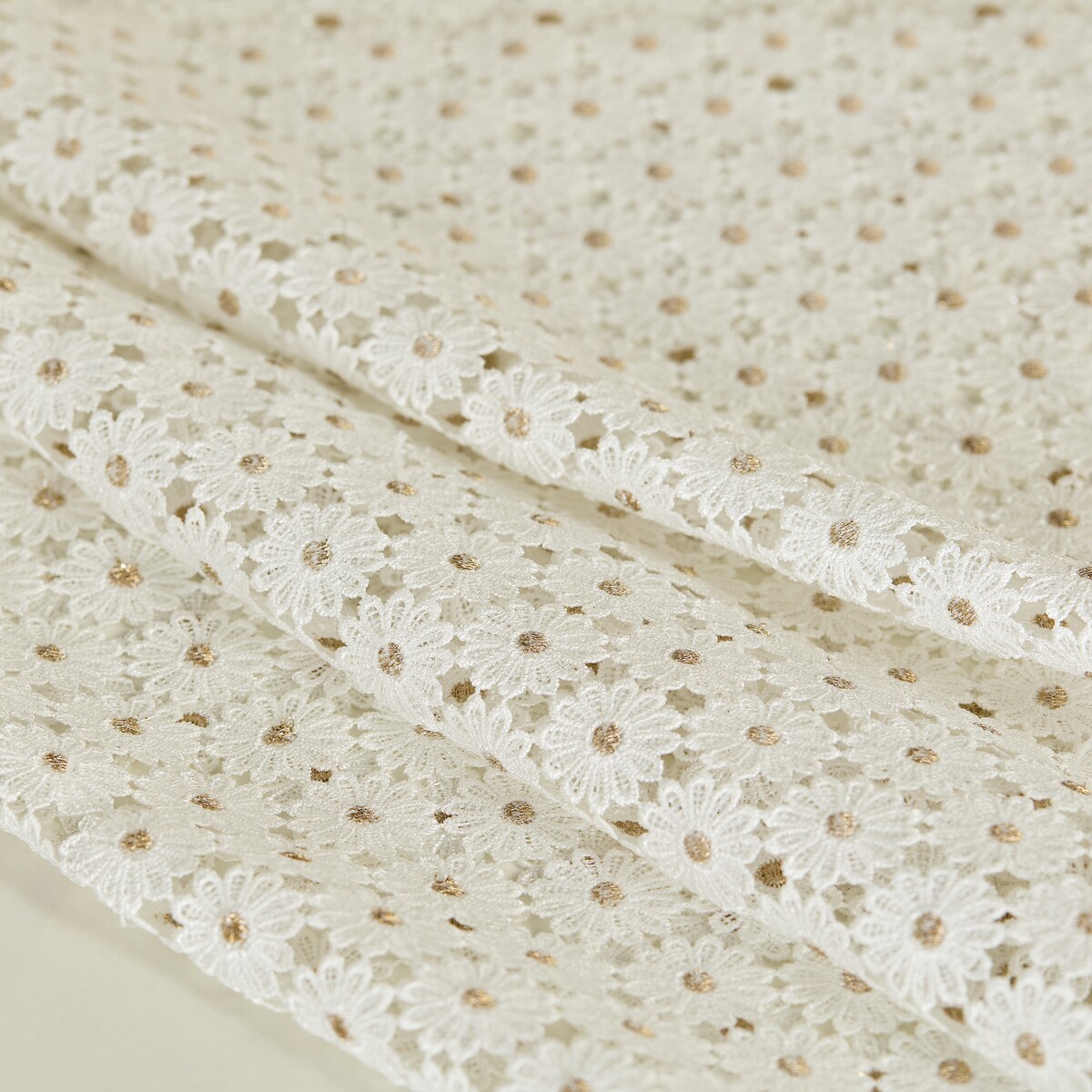 Serweta koronkowa Douglasio 80x80 cm z motywem kwiatowym