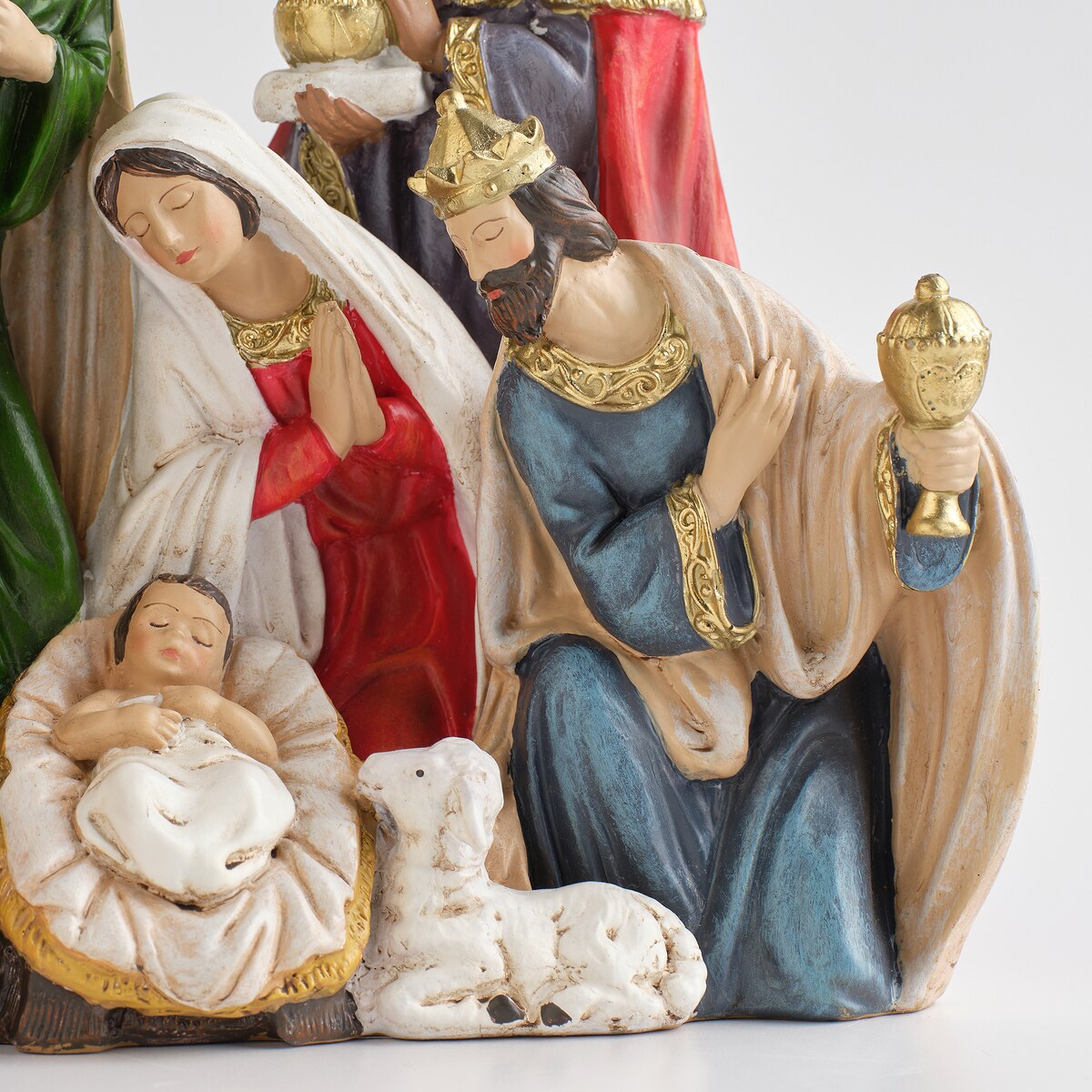 Figurka Veritas z motywem świętej rodziny