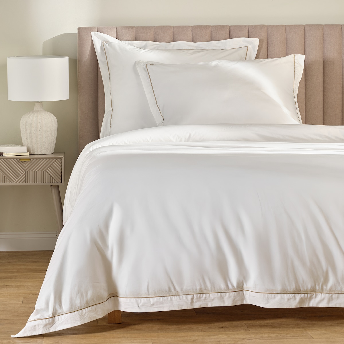 Jednokolorowa pościel z perkalu z lamówką Perlamo 160x200 cm