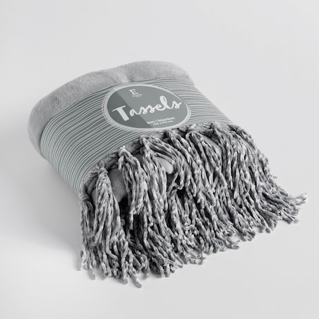 Jednokolorowy koc Tassels 130x170 cm