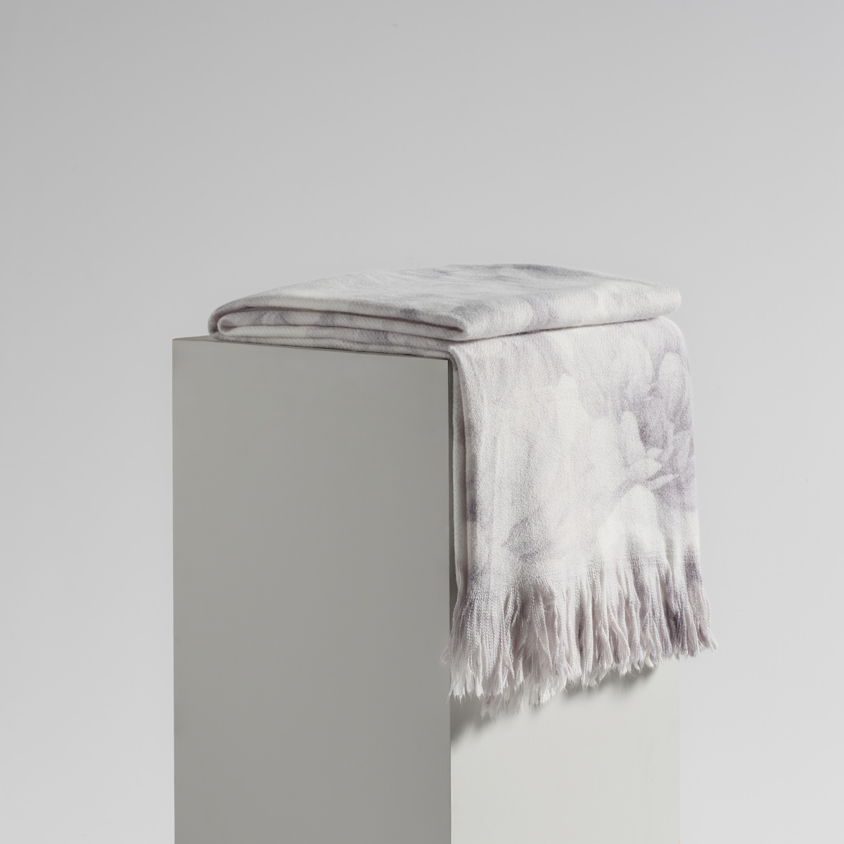 Wzorzysty koc Opunico 130x170 cm z wzorem kwiatowym