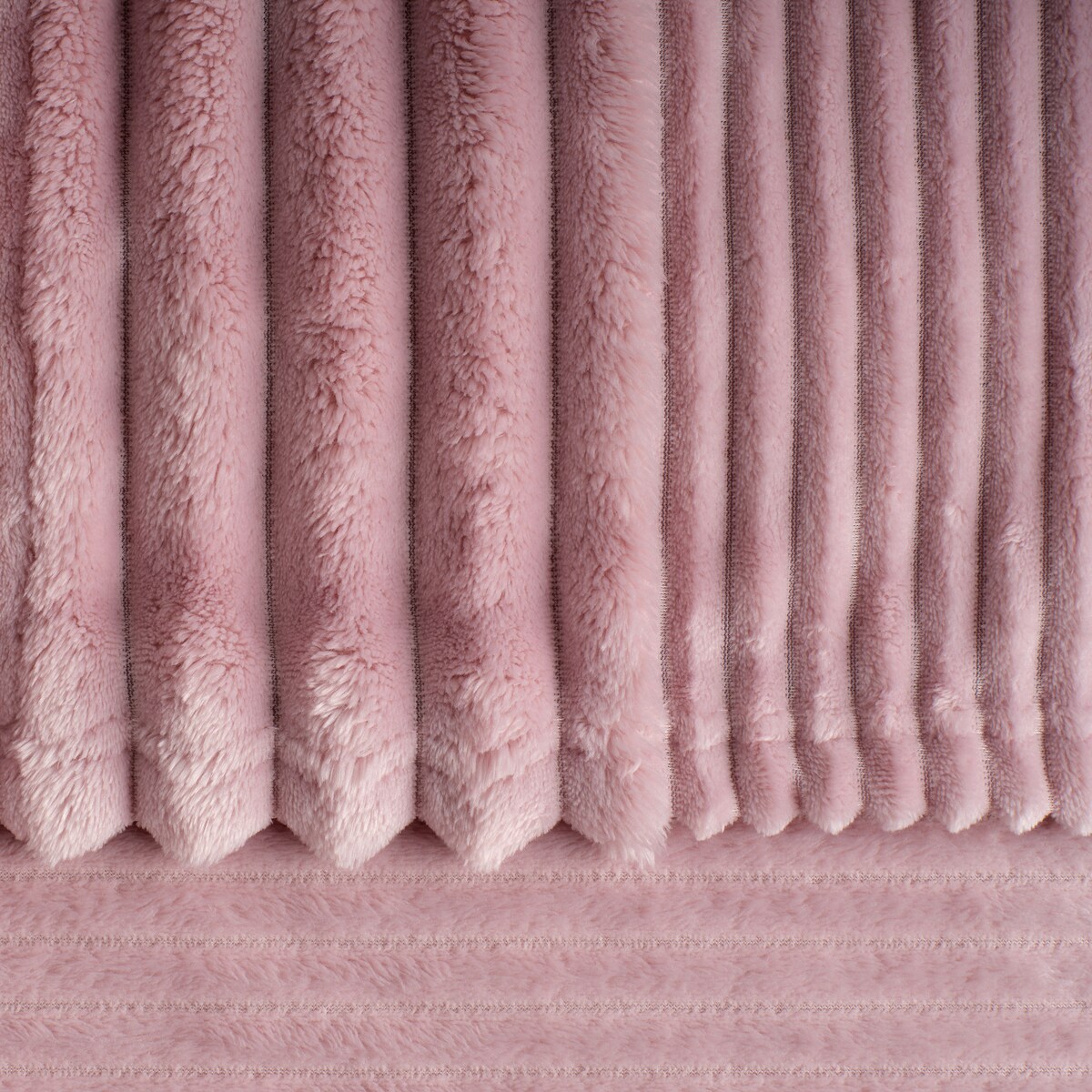 Szlafrok Divite z motywem geometrycznym