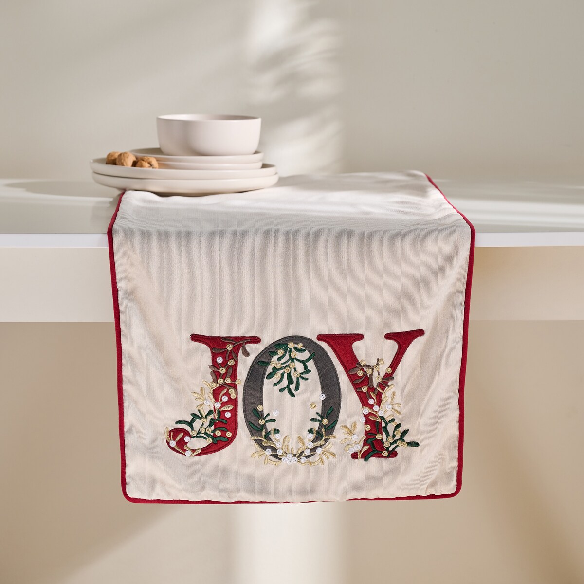 Bieżnik Haftowany Jolino 45x180 cm z motywem napisów