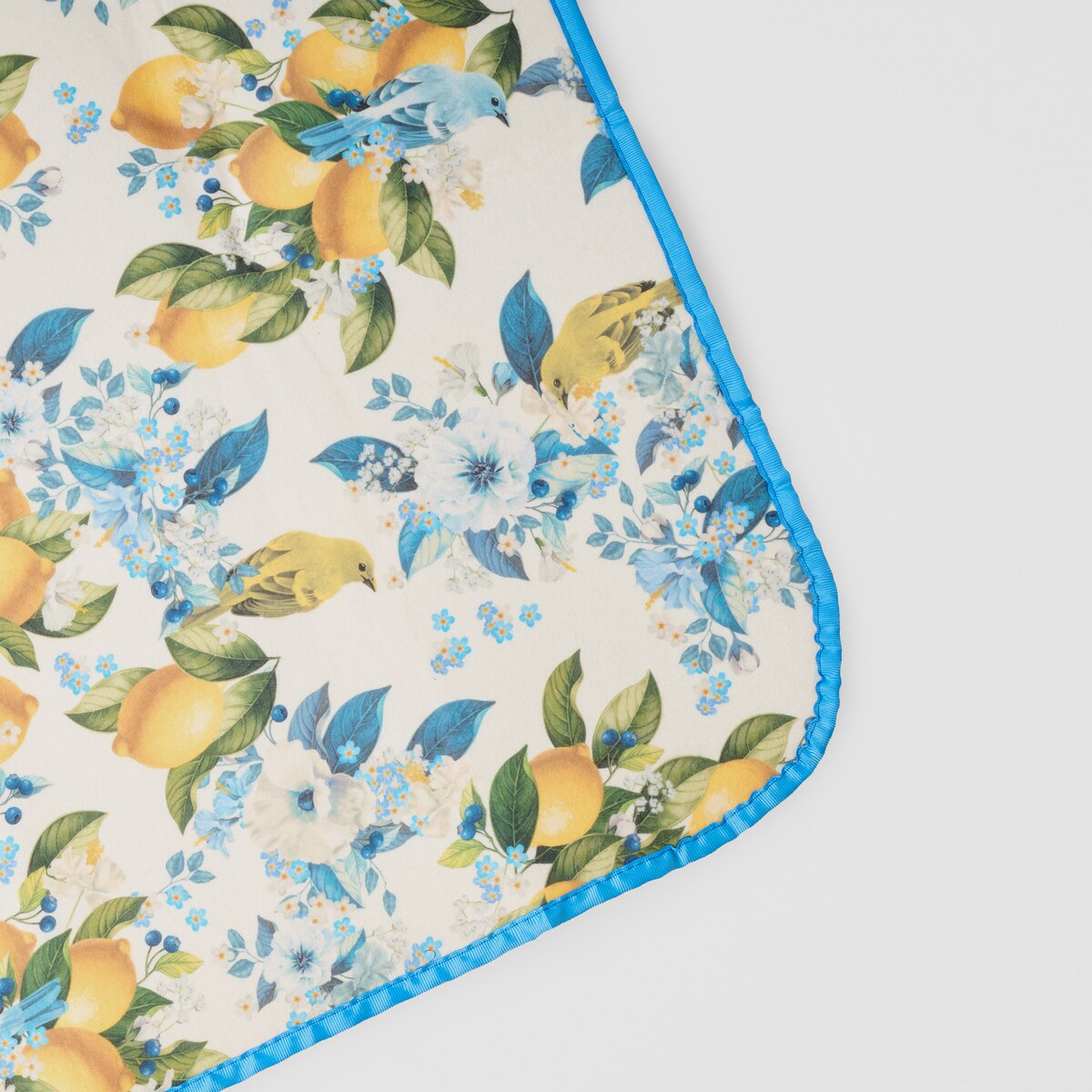 Mata Piknikowa Lemondi 130x160 cm z wzorem kwiatowym