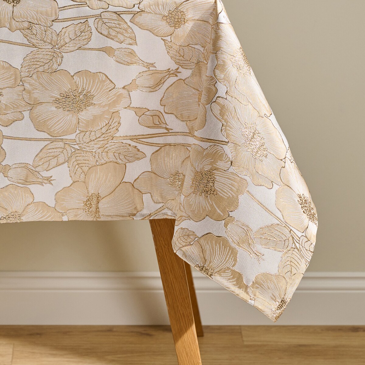 Obrus Żakardowy Makowka 145x220 cm z motywem kwiatowym