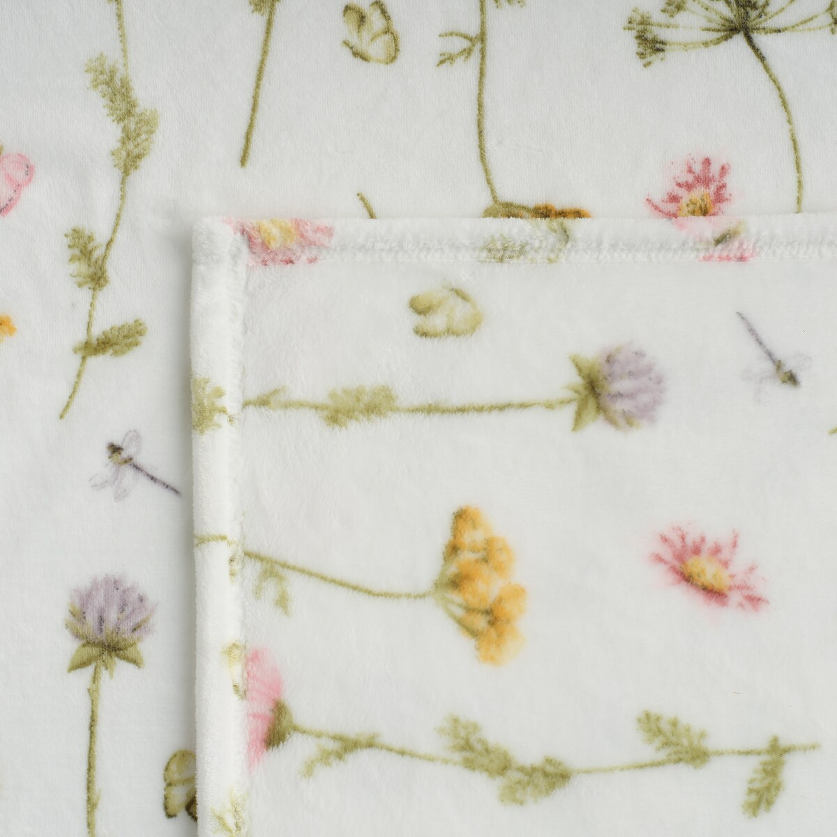 Drukowany koc Koperino 150x200 cm z motywem kwiatowym