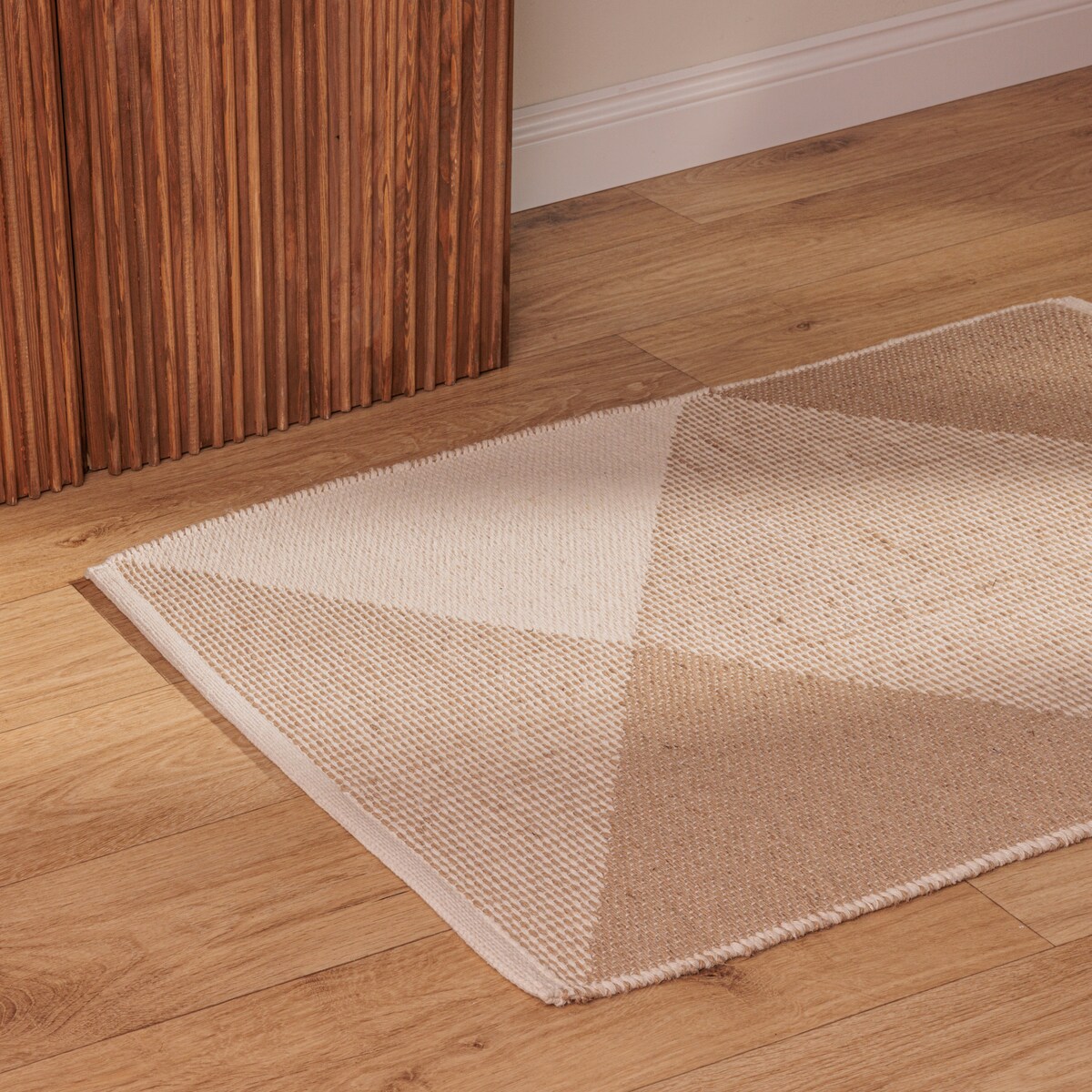 Dywanik Fringer 60x90 cm z motywem geometrycznym