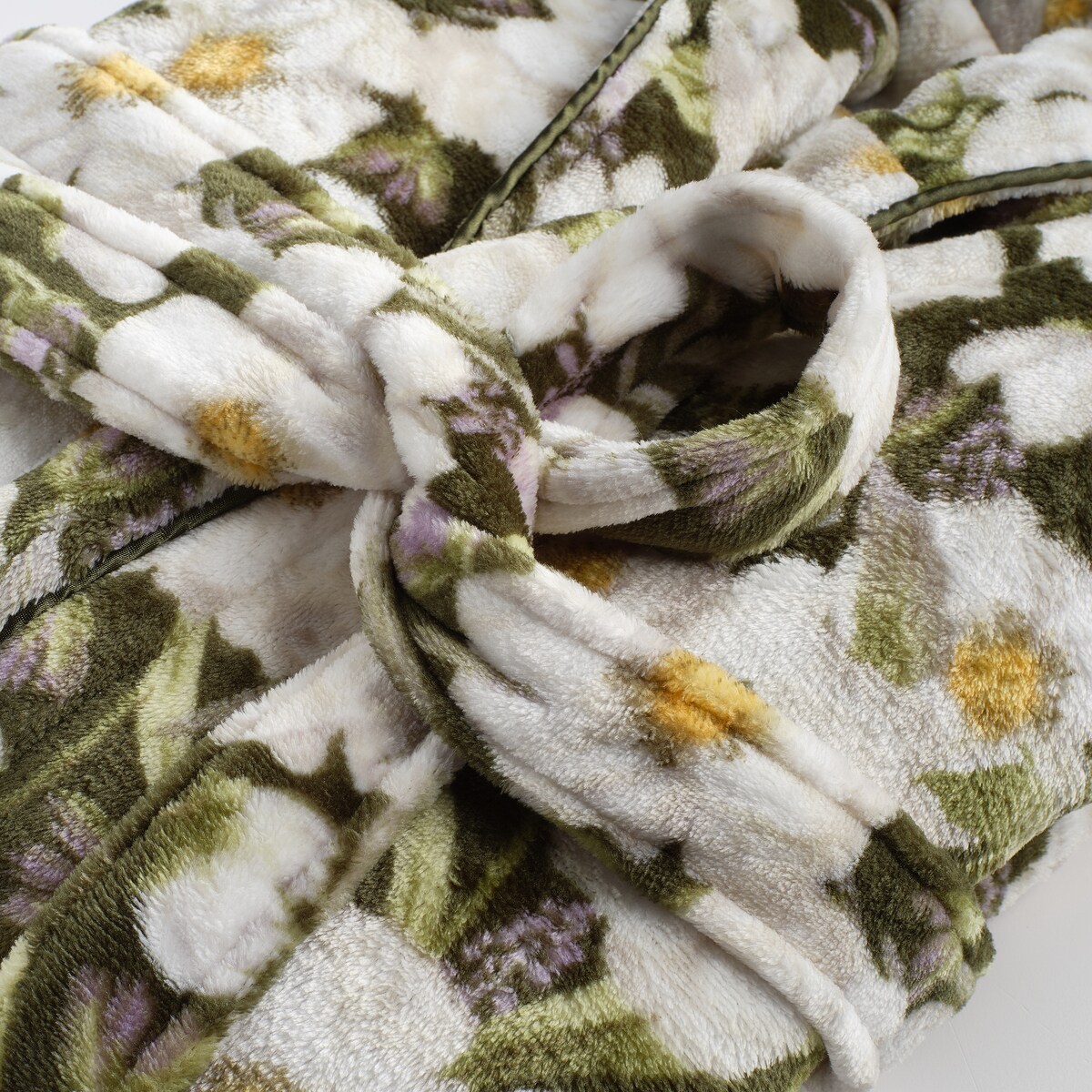 Szlafrok Emeris z motywem kwiatowym