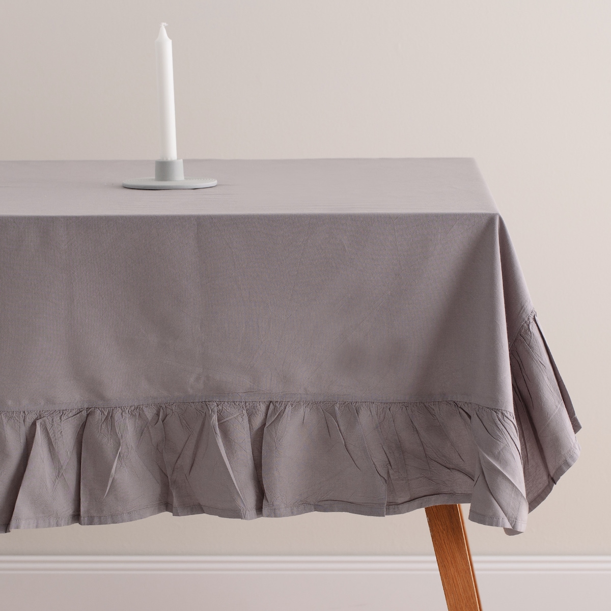 Obrus Jednobarwny Falbines 150x220 cm