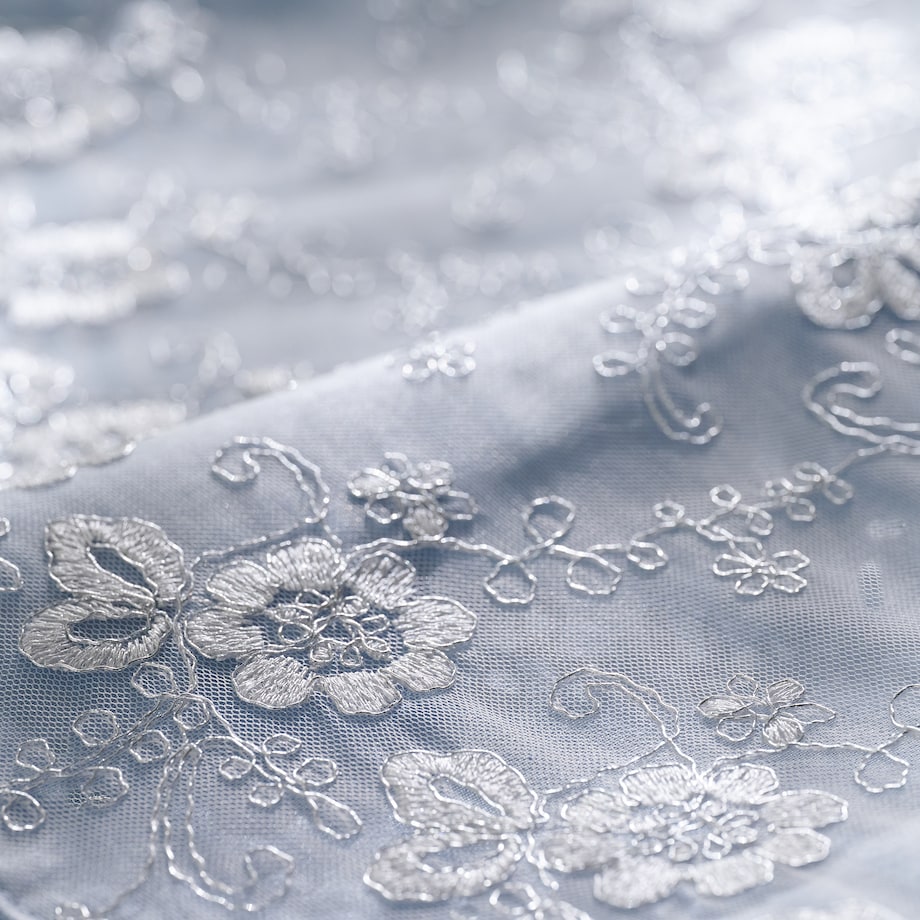 Bieżnik Haftowany Raheen 35x180 cm z motywem kwiatowym