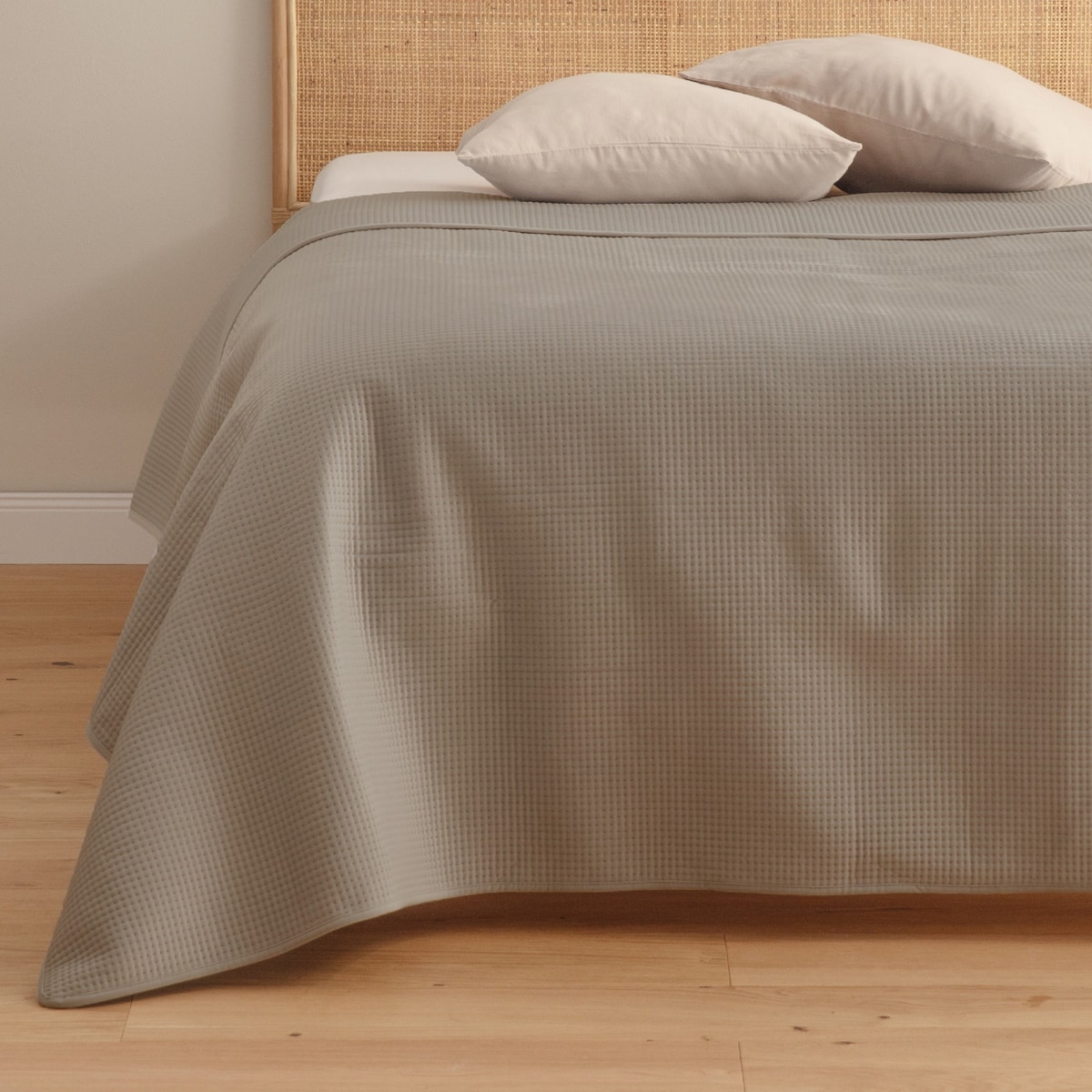 Narzuta Welwetowa w Wytłaczane Drobne Kropki Pontoso 240x260 cm