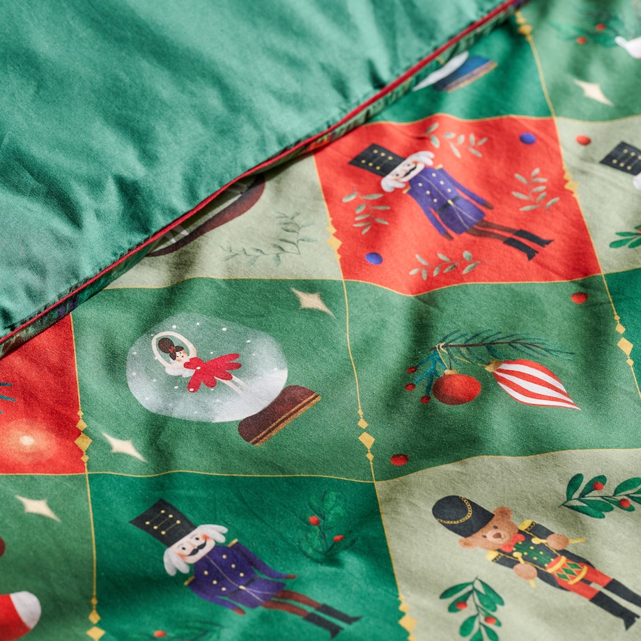 Pościel bawełniana z lamówką Nutpatcher 160x200 cm z motywem dziadka do orzechów