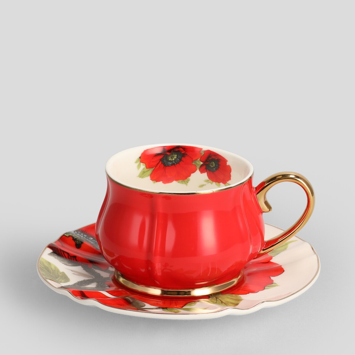 Filiżanka Ze Spodkiem Lascivias z motywem kwiatowym