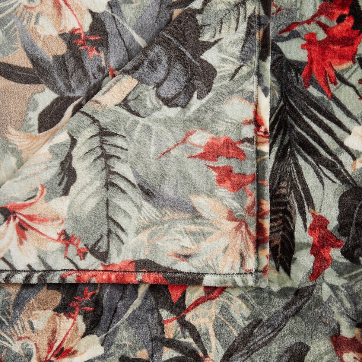 Koc Manuca 150x200 cm z motywem tropikalnym