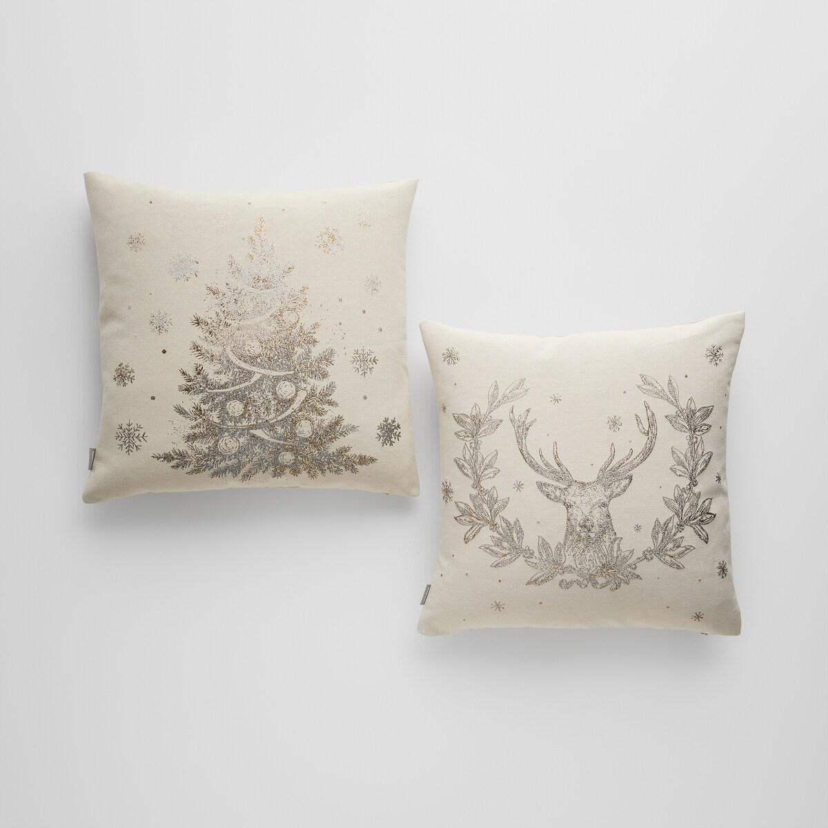 Poszewka Żakardowa Holivedo 45x45 cm z motywem renifera