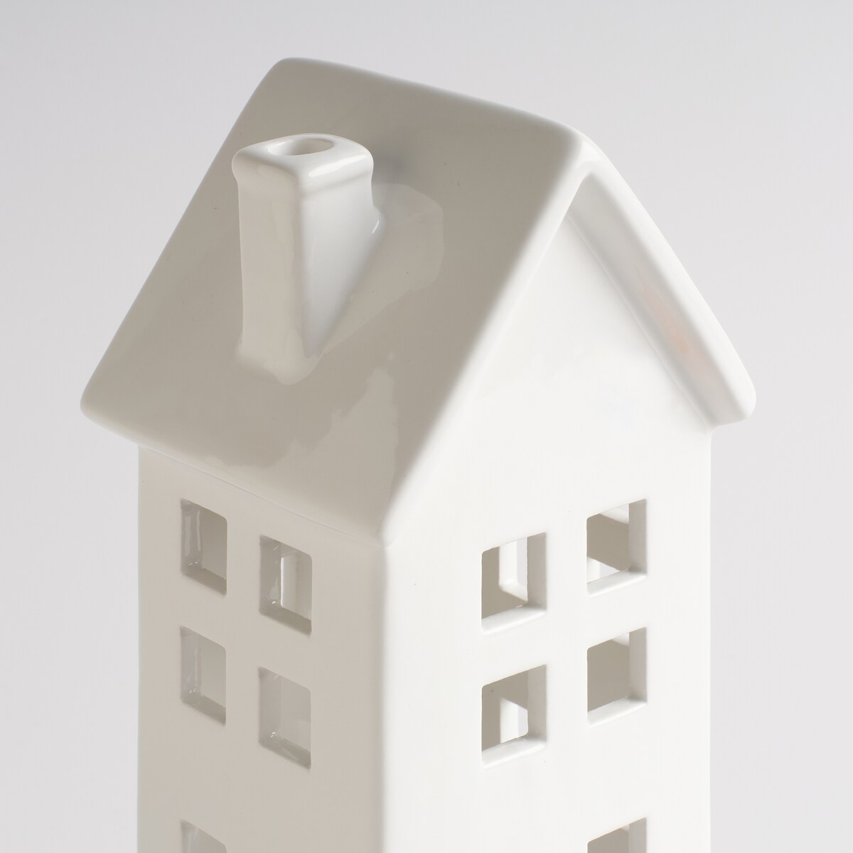 Świecznik Snowbound z motywem domku