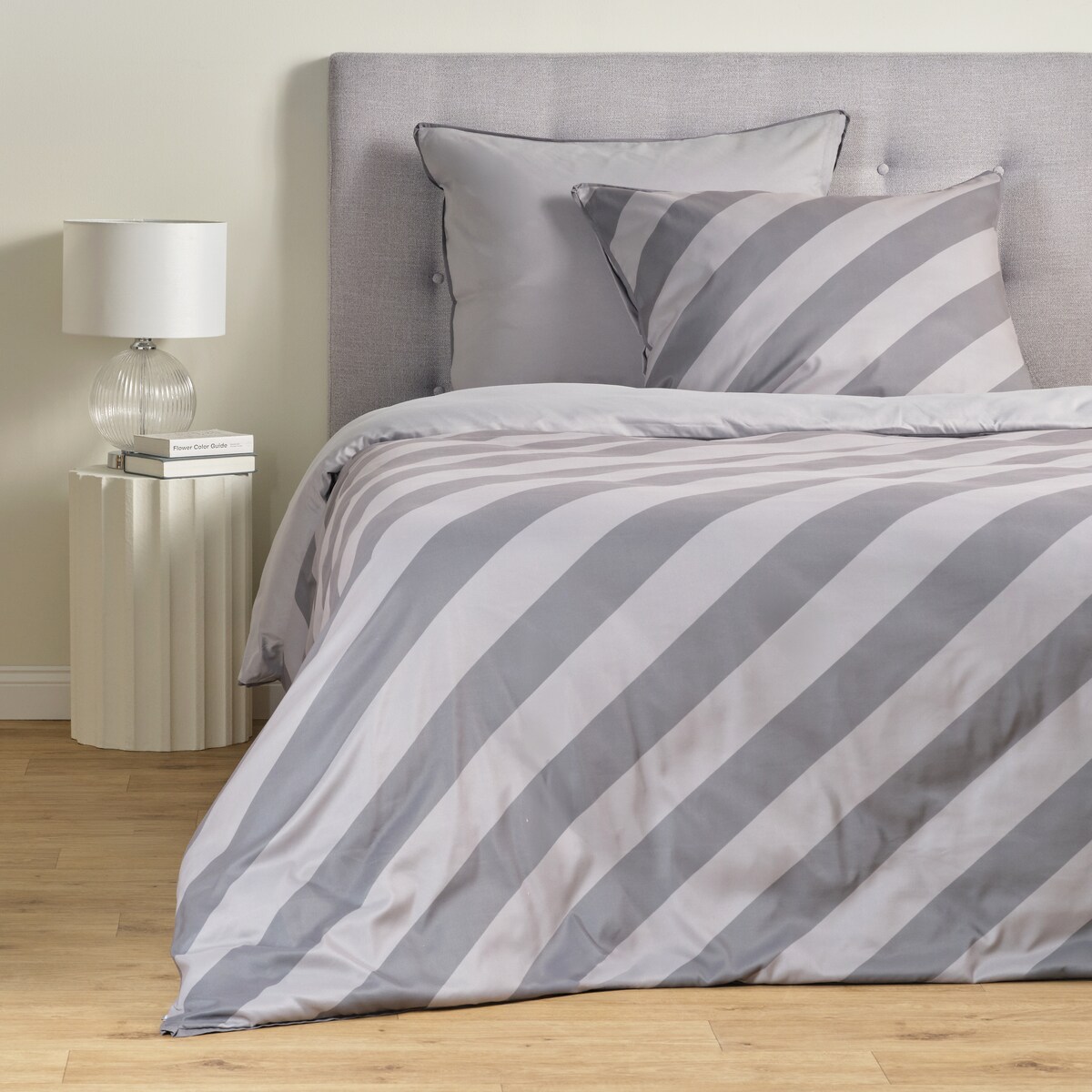 Pościel z mikrofibry z lamówką Pasiu 160x200 cm