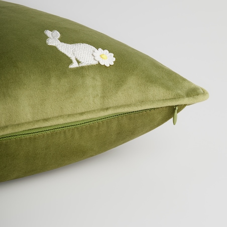 Poszewka Haftowana Hopspring 45x45 cm z motywem królika