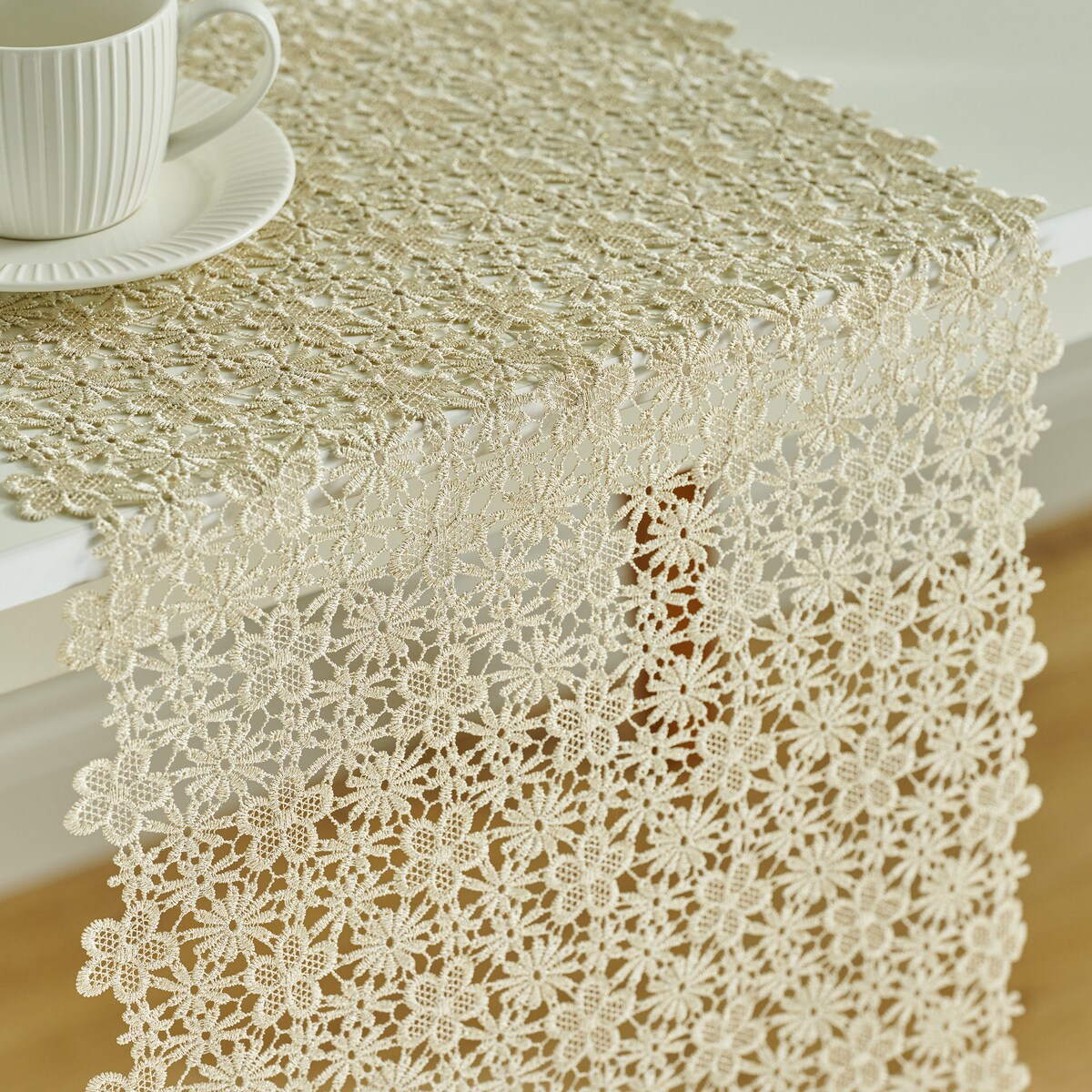 Bieżnik koronkowy Florina 35x180 cm z motywem kwiatowym