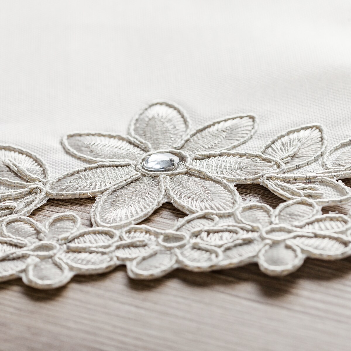 Bieżnik Adelaida2 35x174 cm z motywem kwiatowym