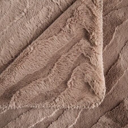 Narzuta Futrzana Sarafi 180x220 cm z motywem zwierzęcym