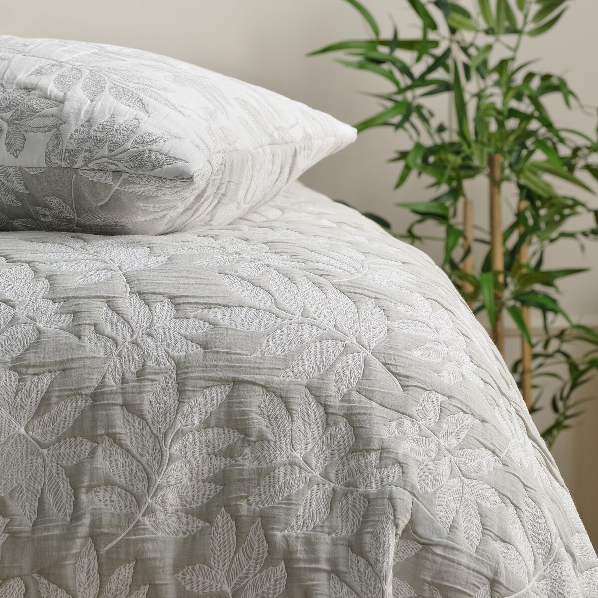 Wzorzysta żakardowa narzuta na łóżko Lelafina 200x220 cm