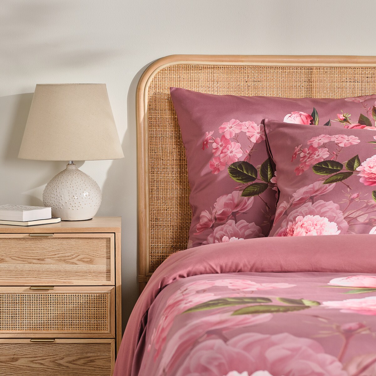 Pościel Z Mikrofibry Wildroso 200x220 cm z motywem kwiatowym