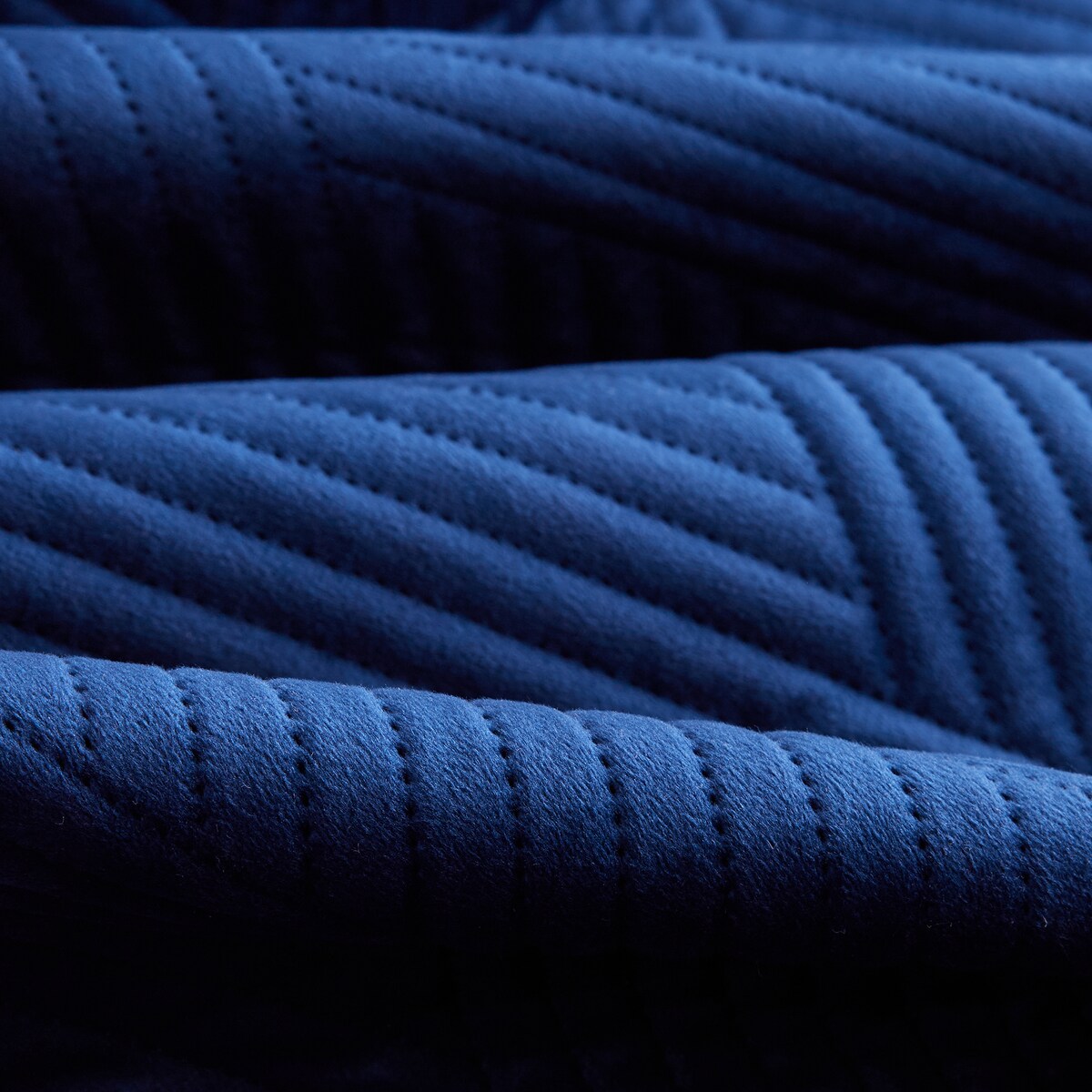 Jednokolorowa narzuta na łóżko z wytłoczonym wzorem Trialett 180x220 cm