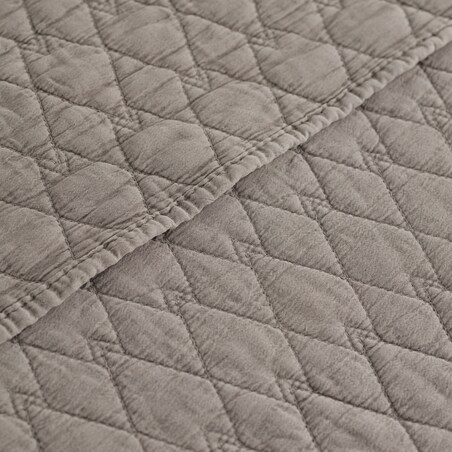 Narzuta z Efektem Sprania Przeszywana w Geometryczny Wzór Moonsone 200x220 cm