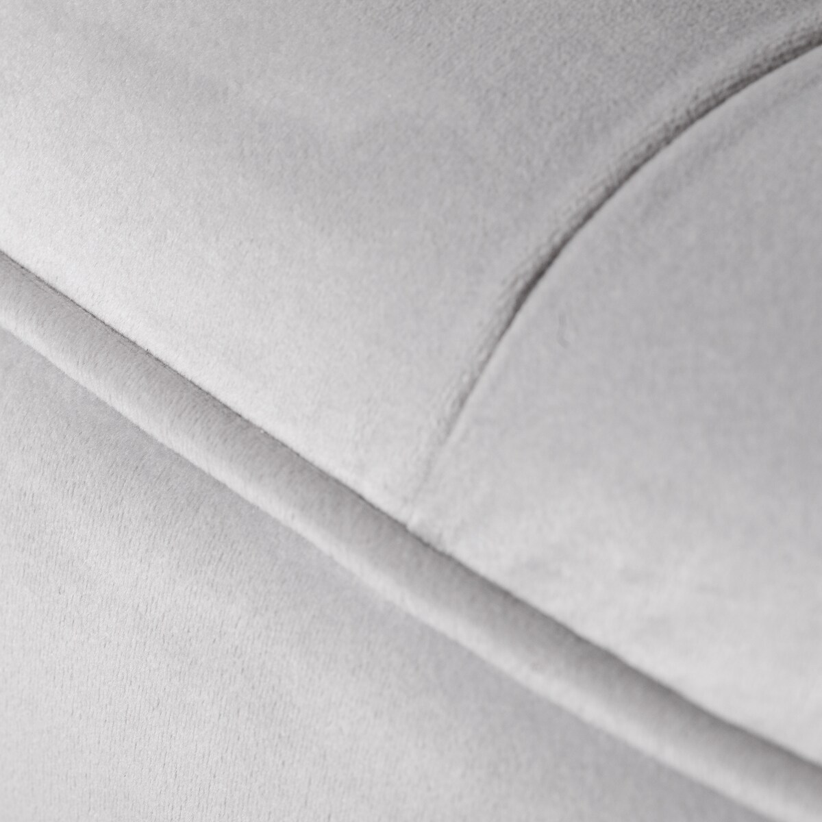 Welurowe krzesło w stylu glamour wykończone cyrkoniami brittani