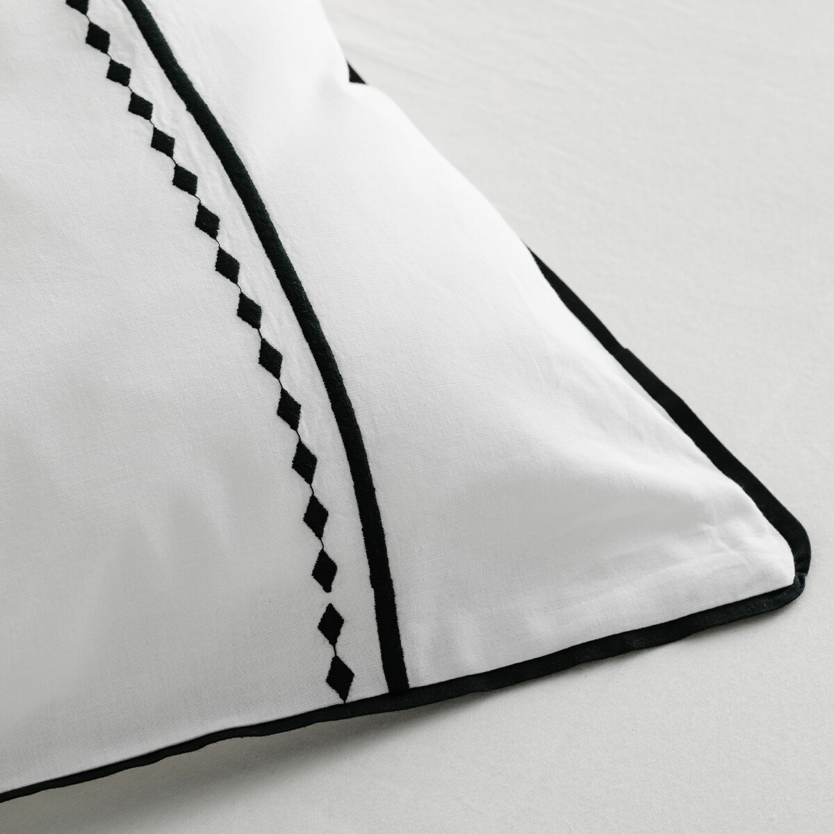 Pościel Haftowana Zibu 160x200 cm