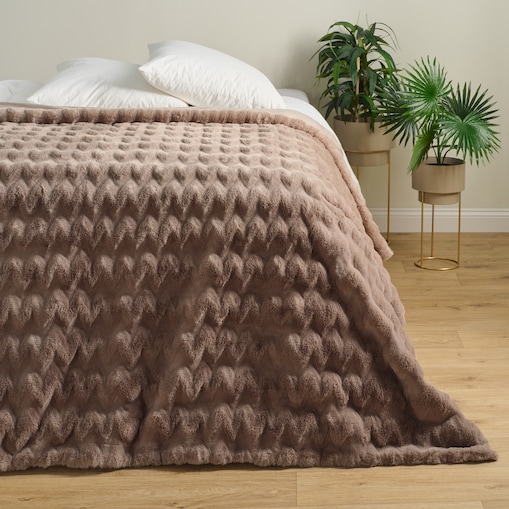 Jednokolorowa futrzana narzuta na łóżko Pilora 180x200 cm